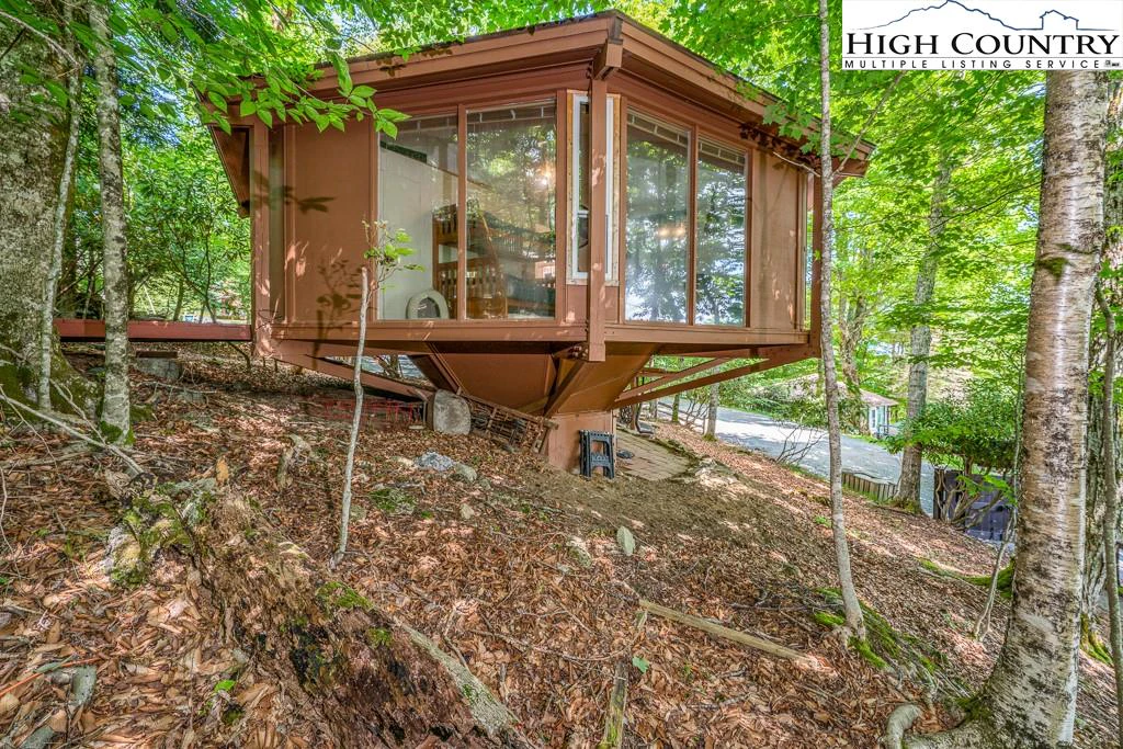 Image number 4 for the current listing