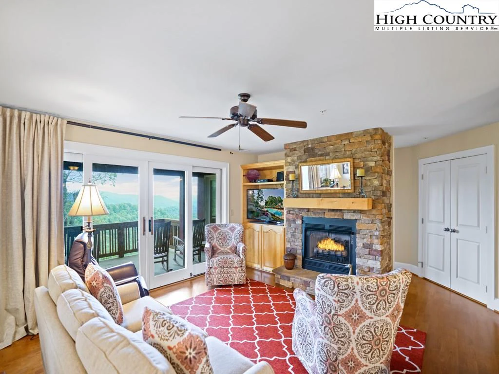 Image number 12 for the current listing