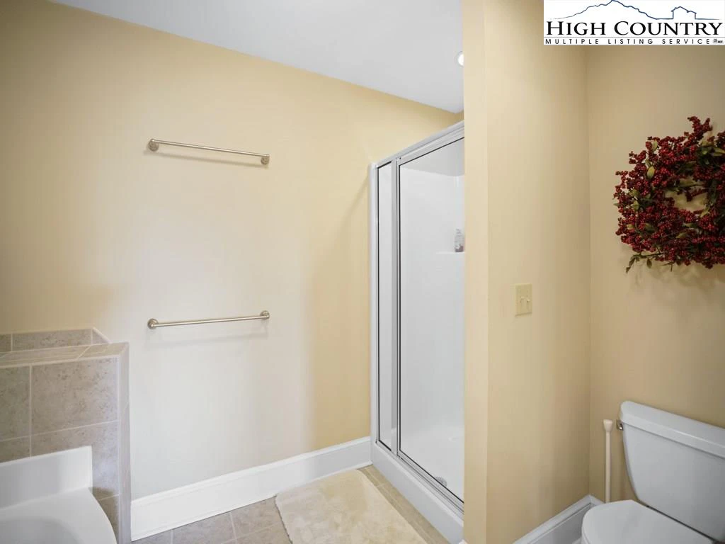 Image number 5 for the current listing