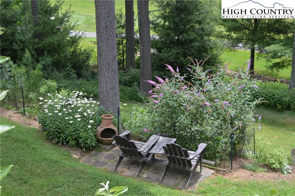 Image number 14 for the current listing