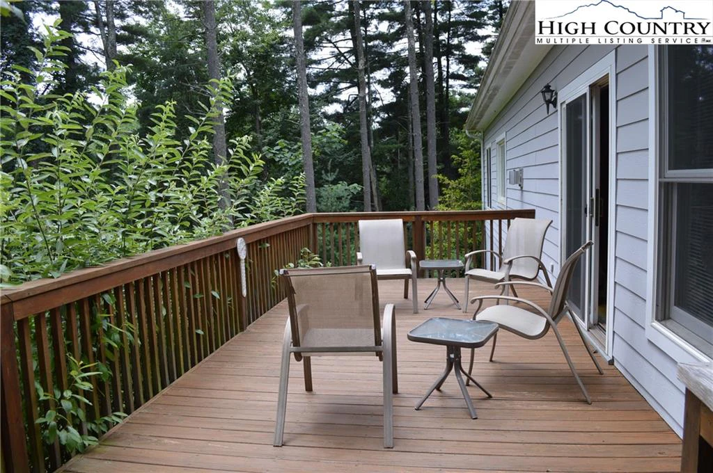Image number 19 for the current listing