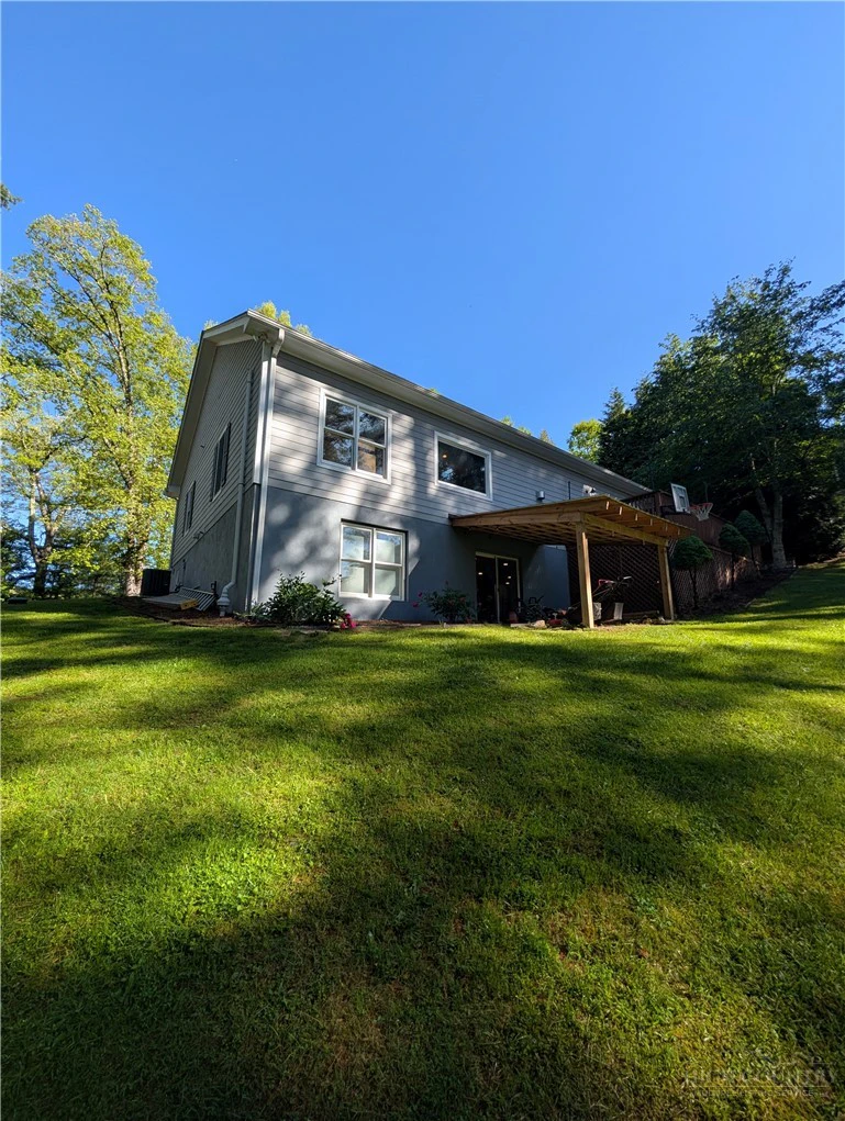Image number 11 for the current listing