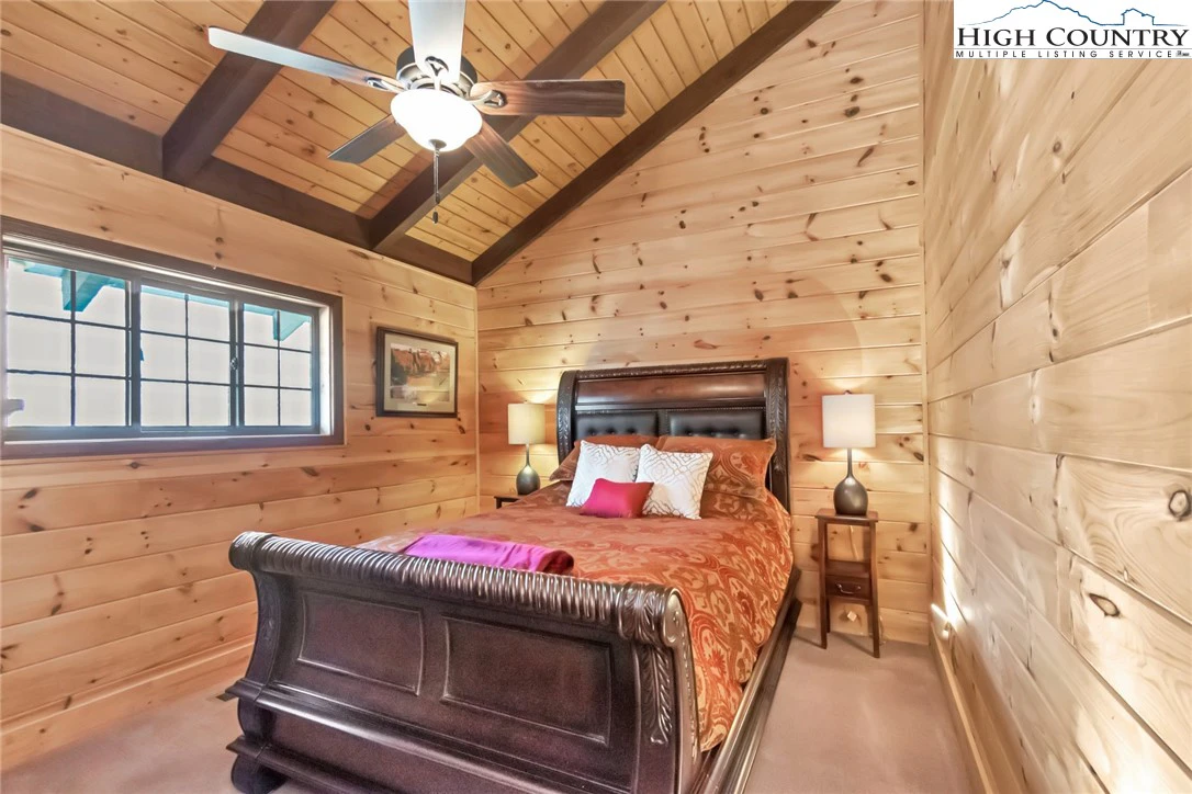 Image number 4 for the current listing