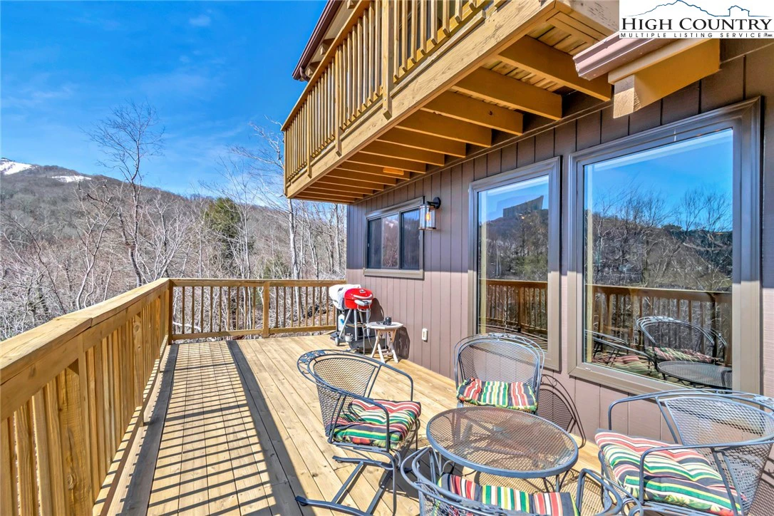 Image number 13 for the current listing