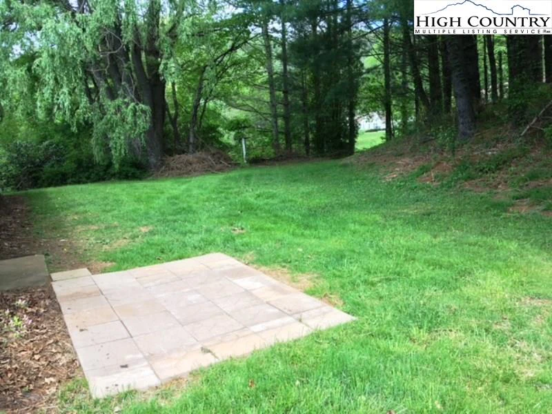 Image number 4 for the current listing
