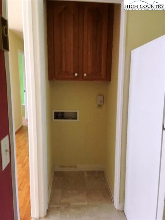 Image number 6 for the current listing