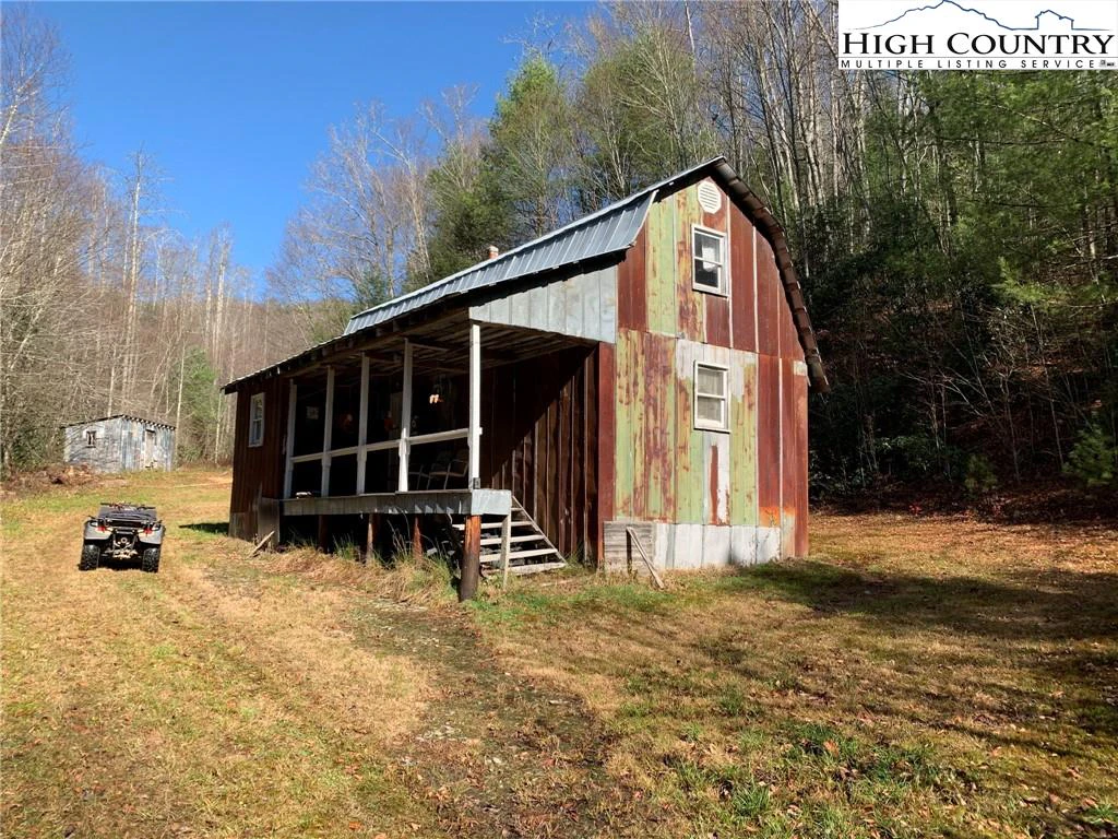 Image number 17 for the current listing