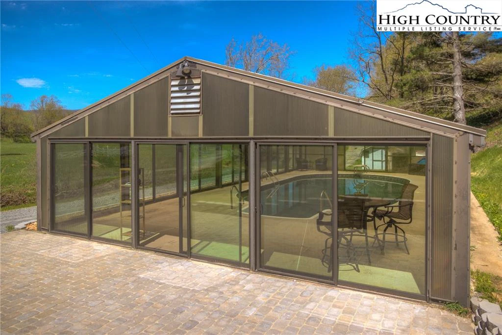 Image number 12 for the current listing
