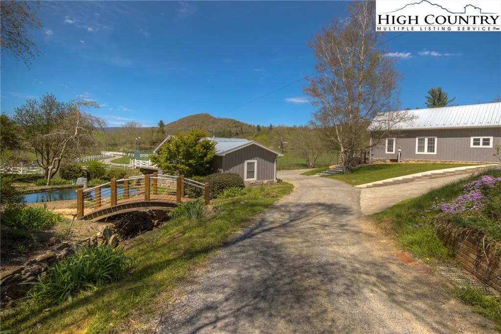Image number 16 for the current listing