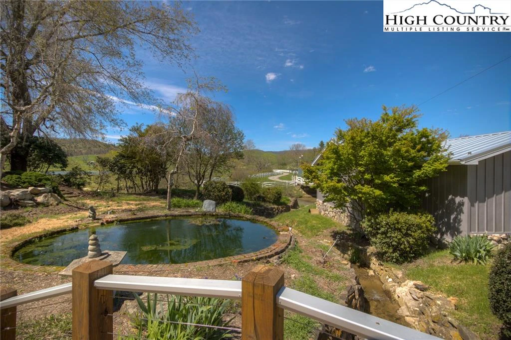 Image number 17 for the current listing