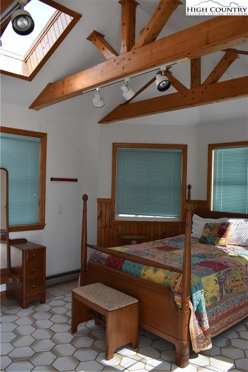 Image number 20 for the current listing
