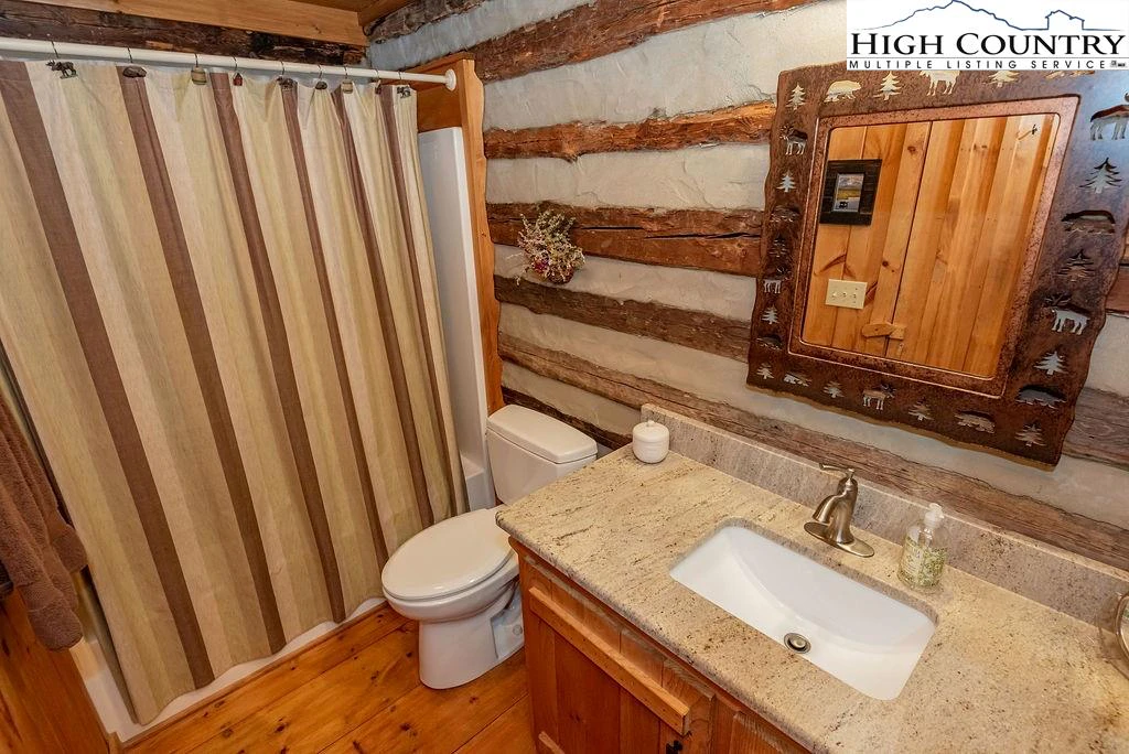 Image number 3 for the current listing