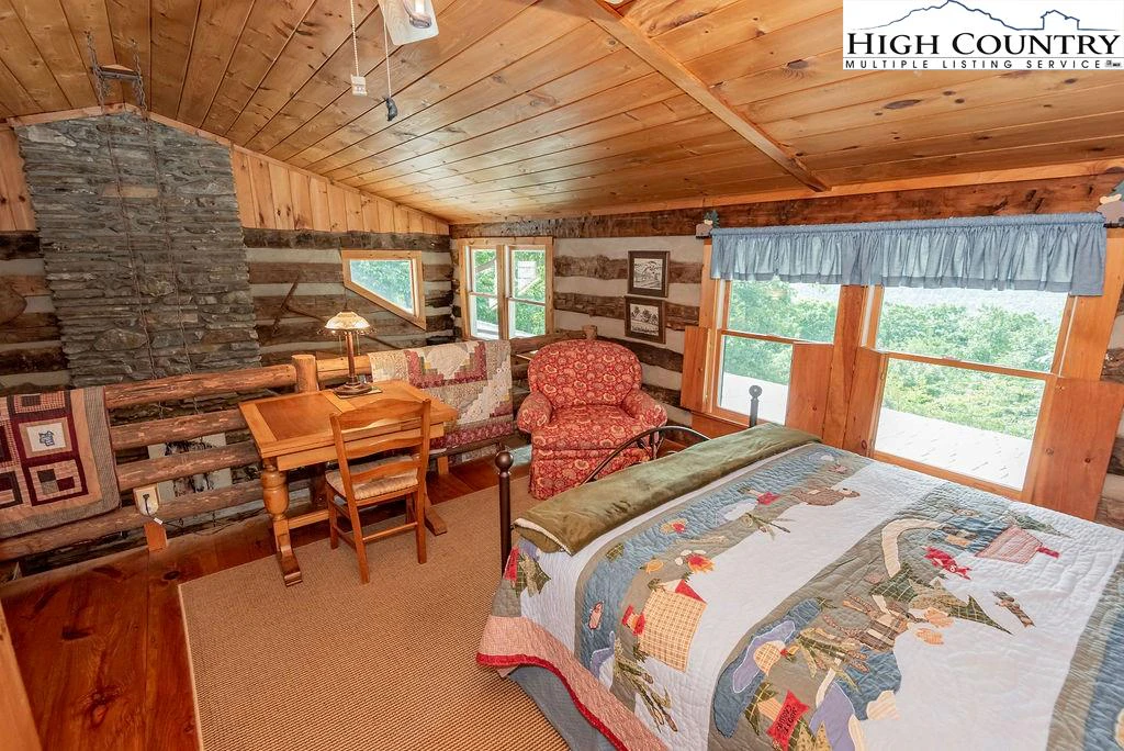 Image number 9 for the current listing
