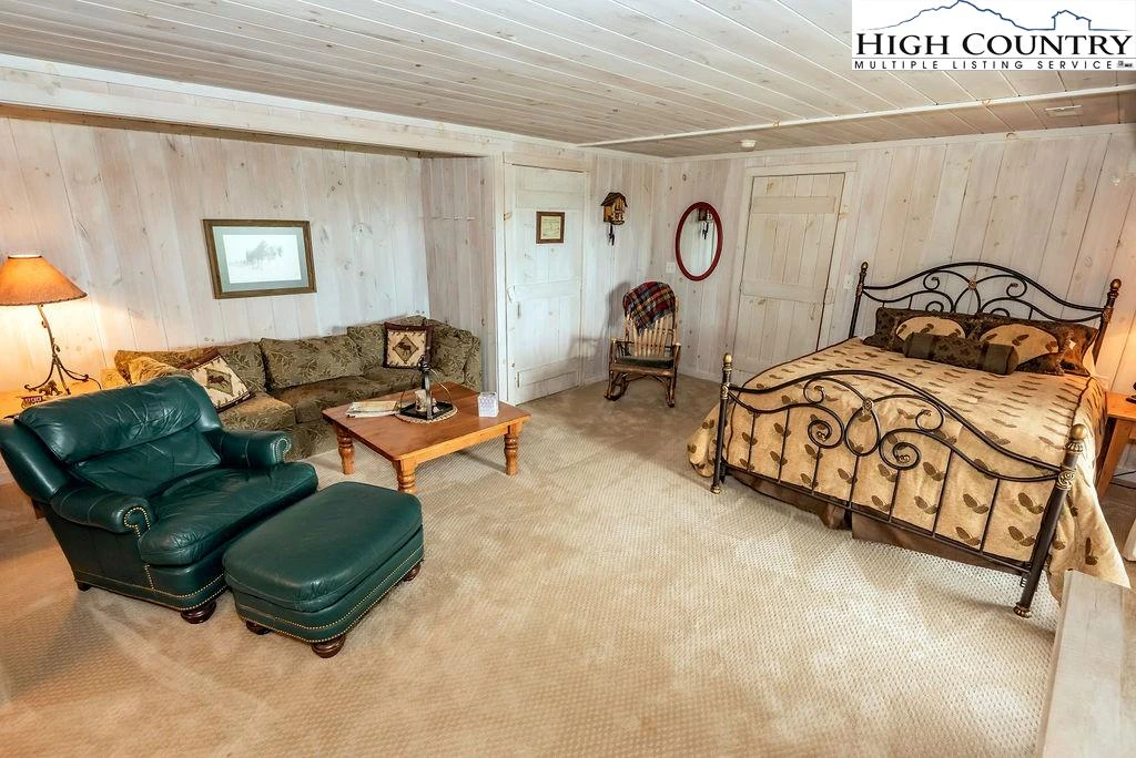 Image number 12 for the current listing