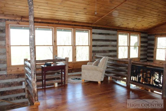 Image number 22 for the current listing