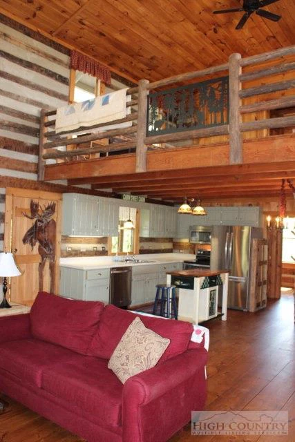 Image number 14 for the current listing