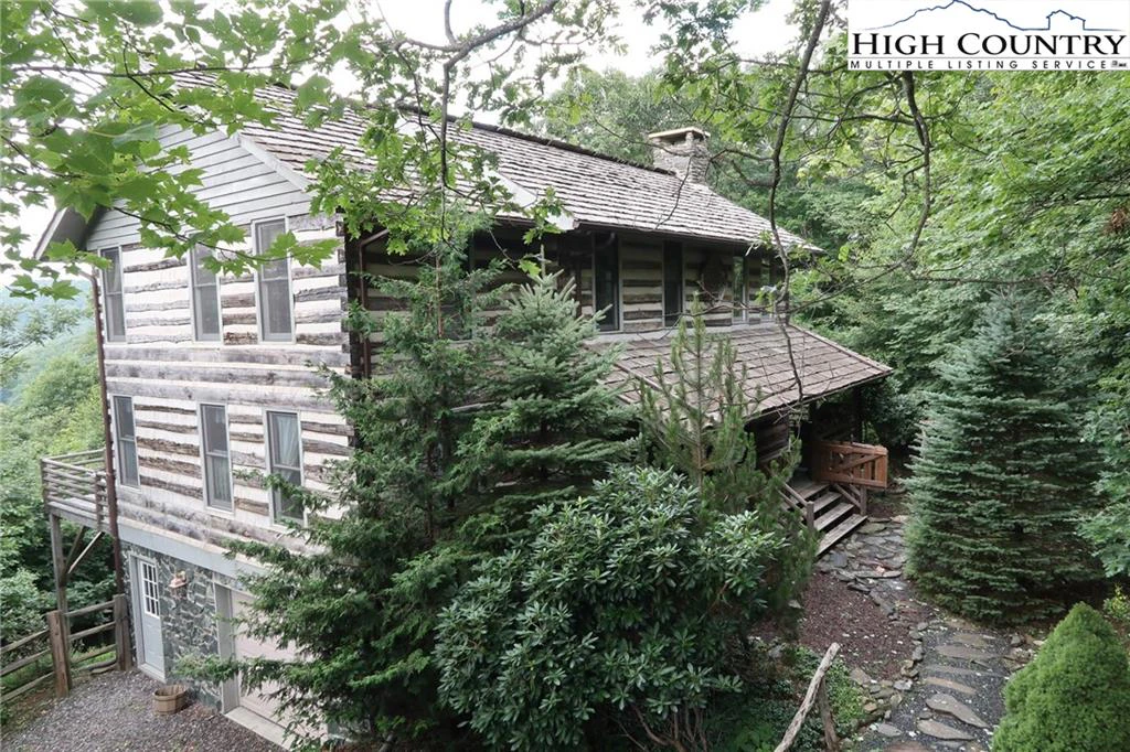 Image number 1 for the current listing