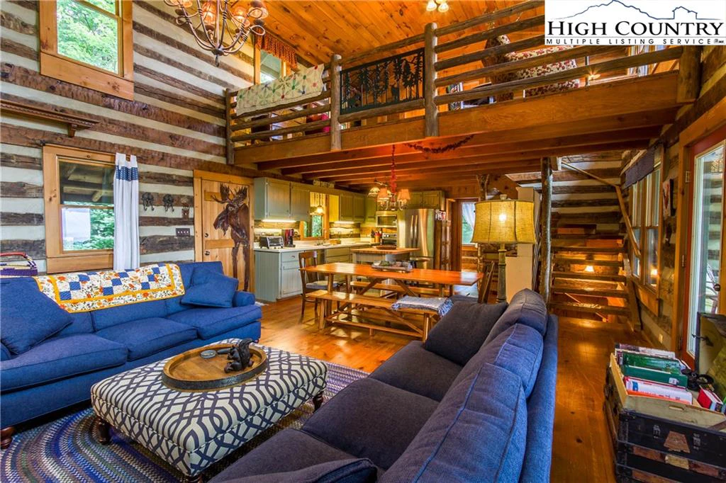 Image number 14 for the current listing