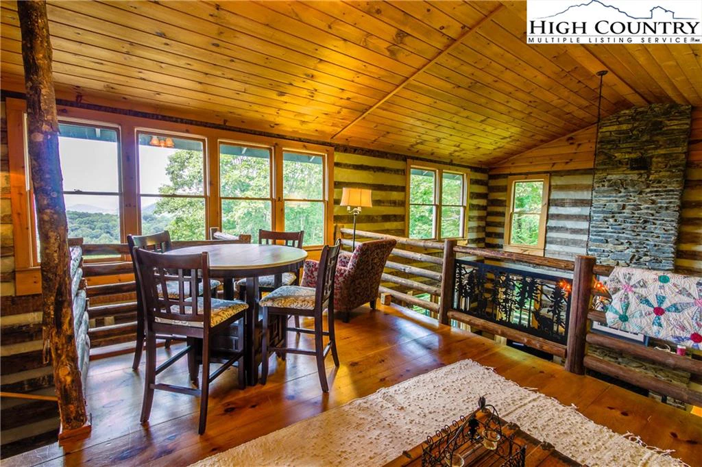 Image number 2 for the current listing