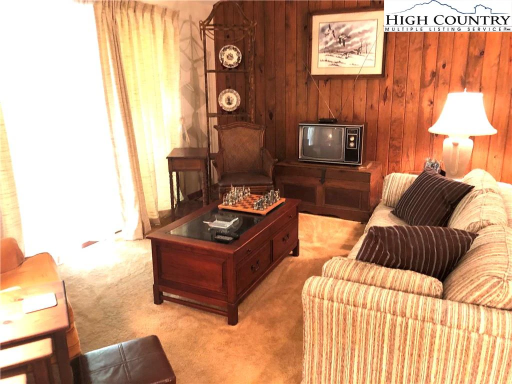Image number 21 for the current listing
