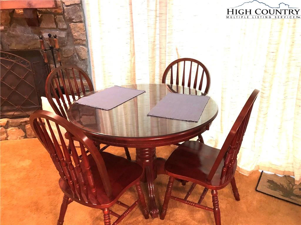 Image number 20 for the current listing