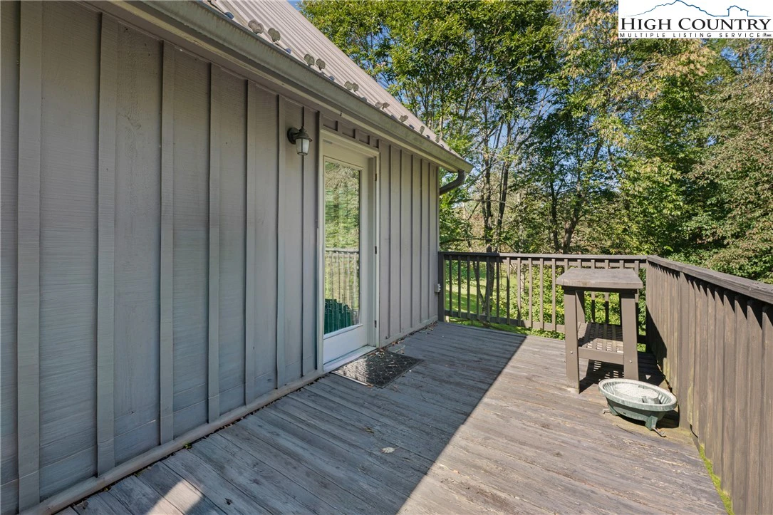 Image number 2 for the current listing