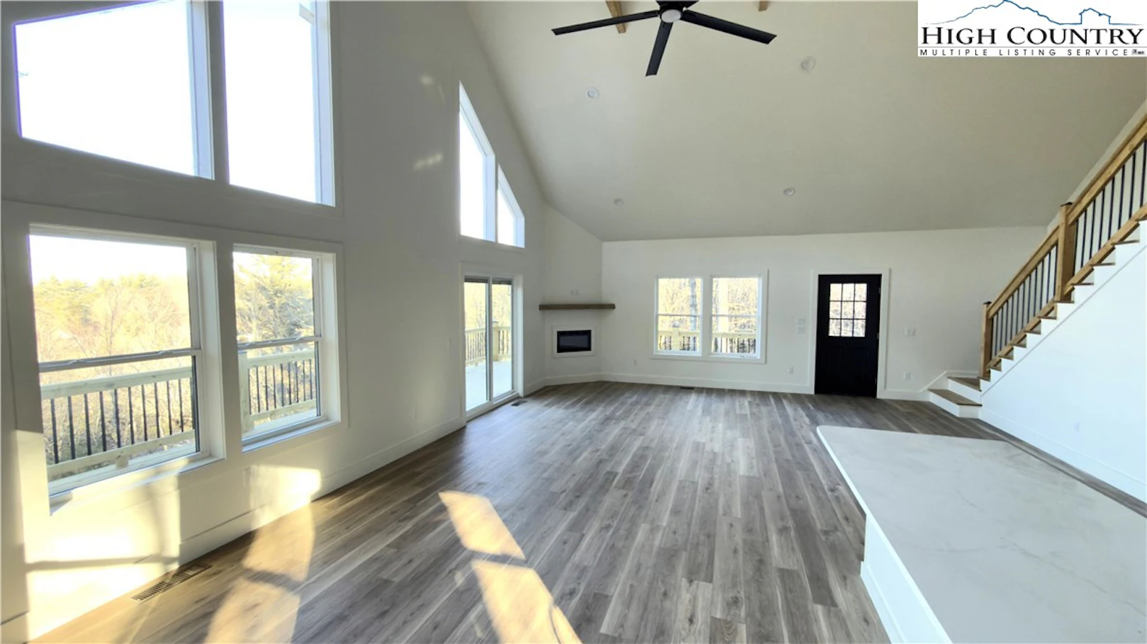 Image number 4 for the current listing