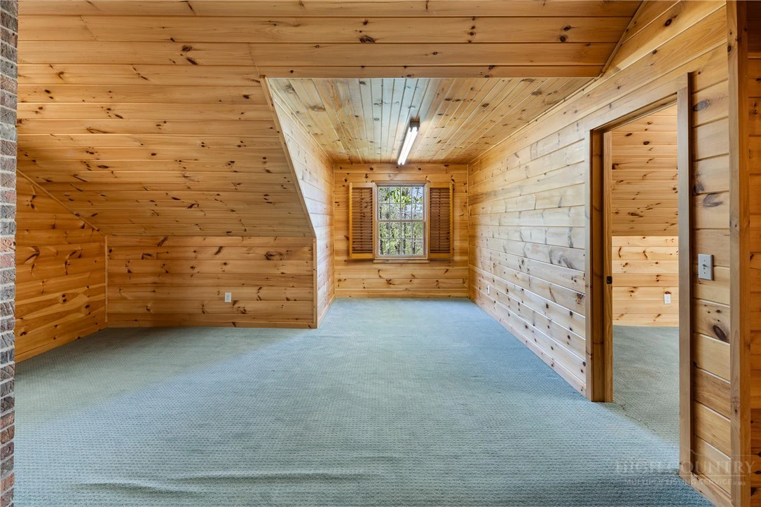 Image number 19 for the current listing