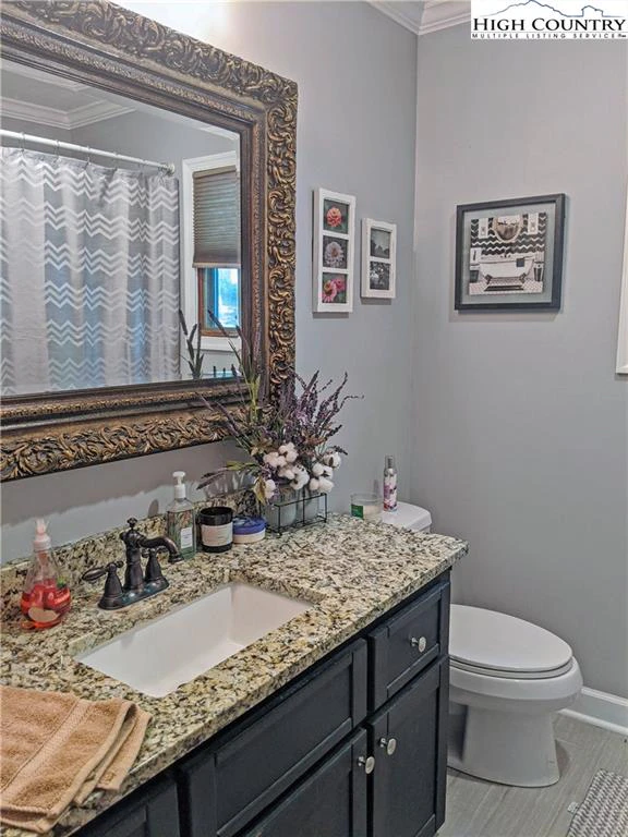 Image number 18 for the current listing