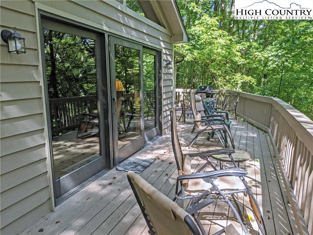 Image number 13 for the current listing