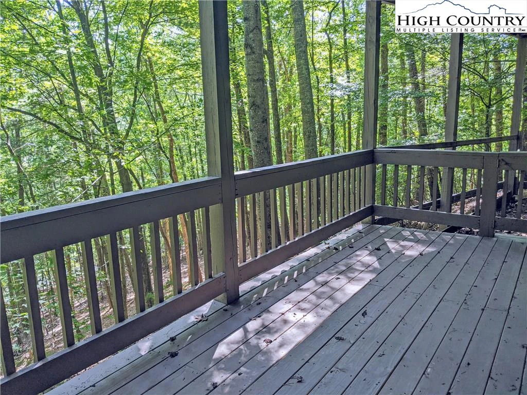 Image number 3 for the current listing