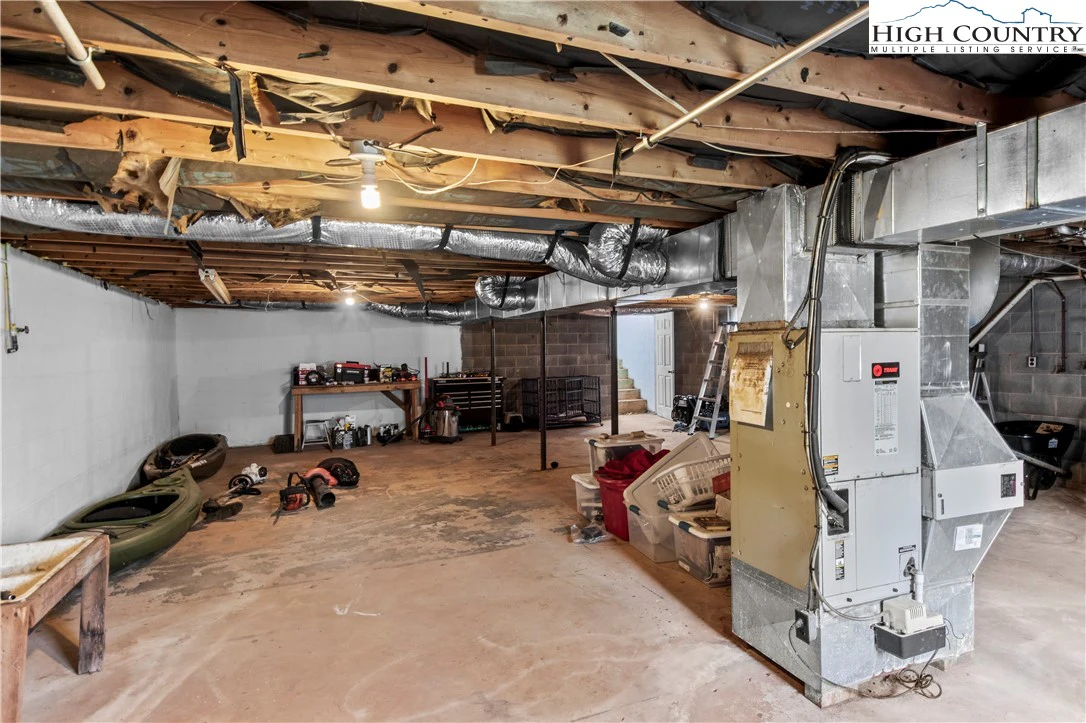 Image number 3 for the current listing