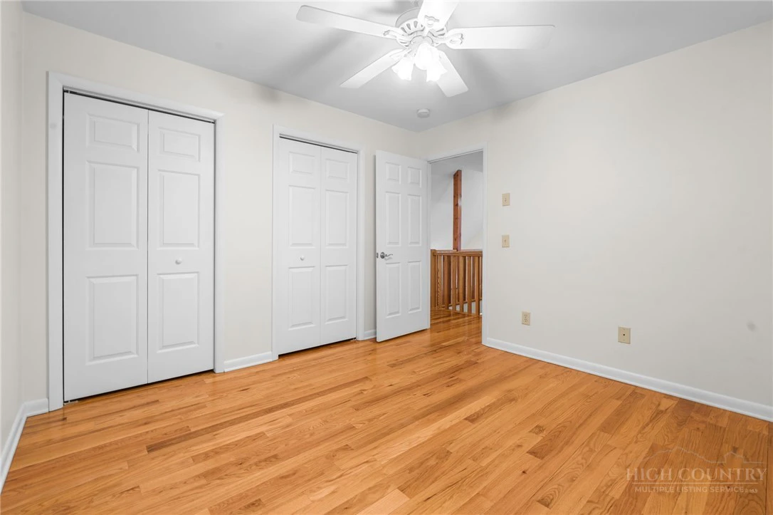 Image number 16 for the current listing