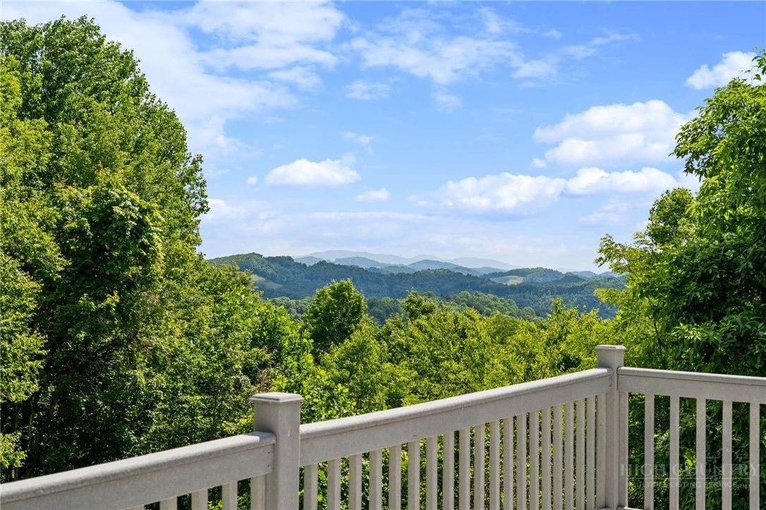 Image number 20 for the current listing