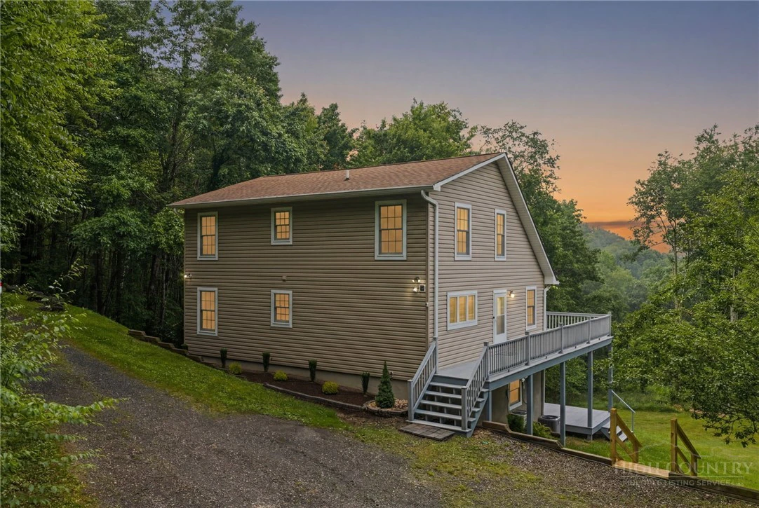 Image number 5 for the current listing