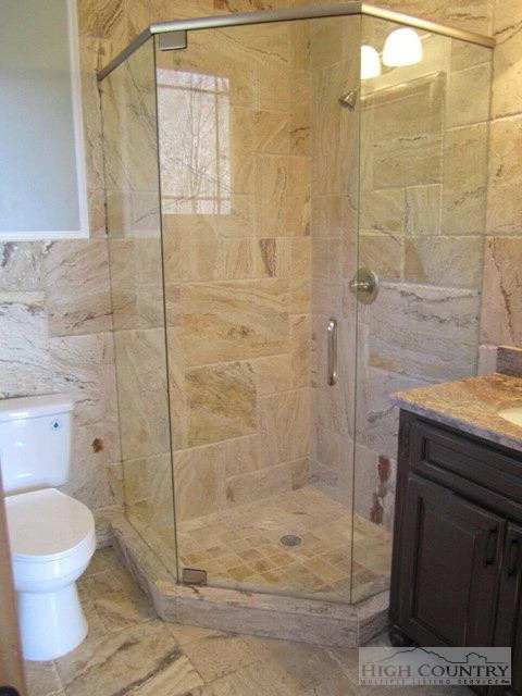 Image number 4 for the current listing
