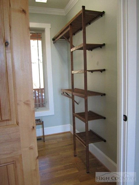 Image number 5 for the current listing
