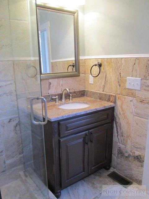 Image number 6 for the current listing