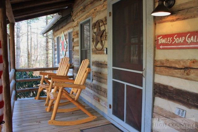 Image number 9 for the current listing