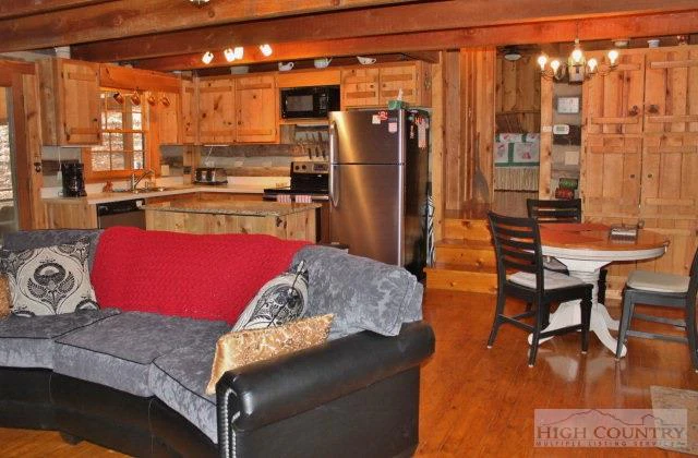 Image number 8 for the current listing