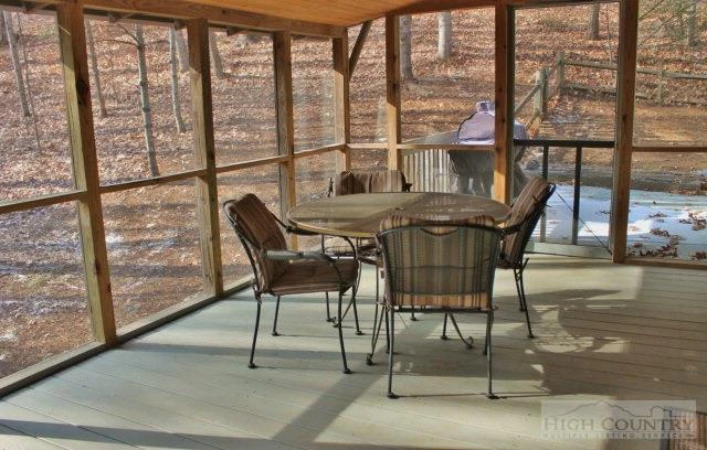 Image number 14 for the current listing