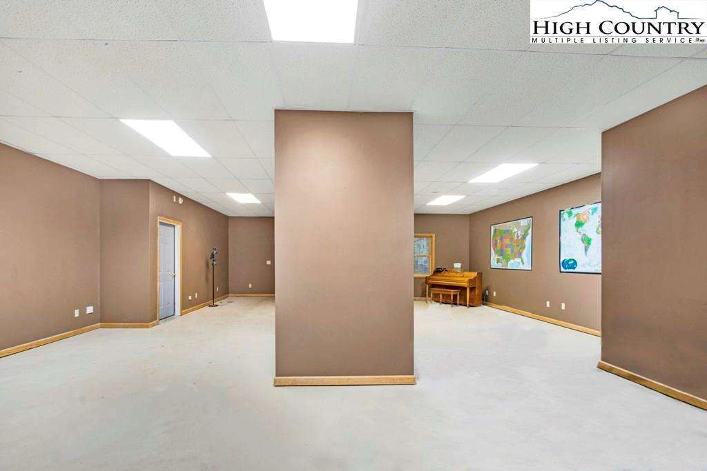 Image number 2 for the current listing