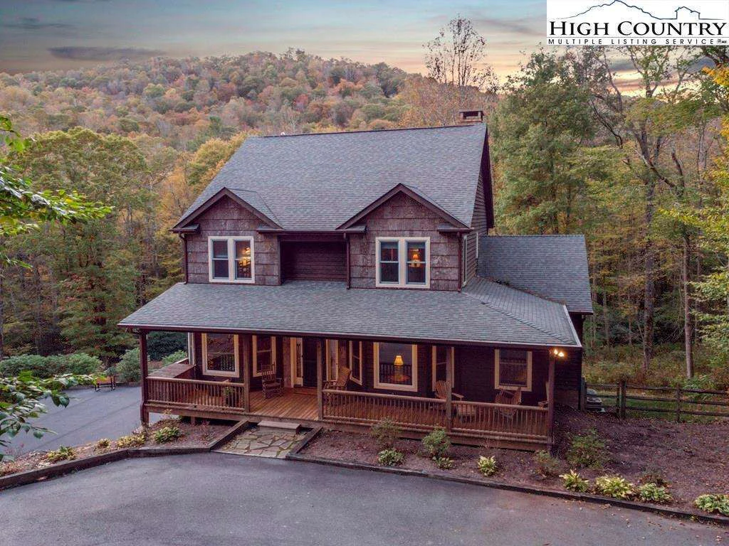 Image number 13 for the current listing