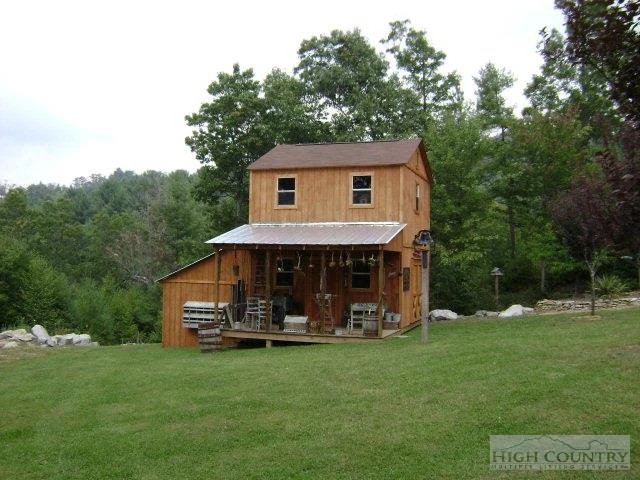 Image number 8 for the current listing