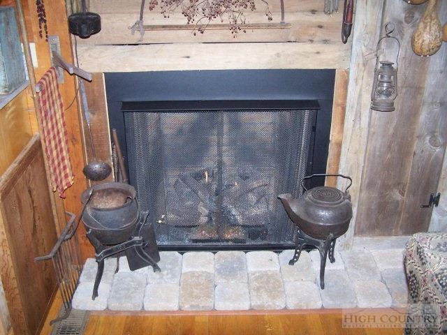 Image number 16 for the current listing
