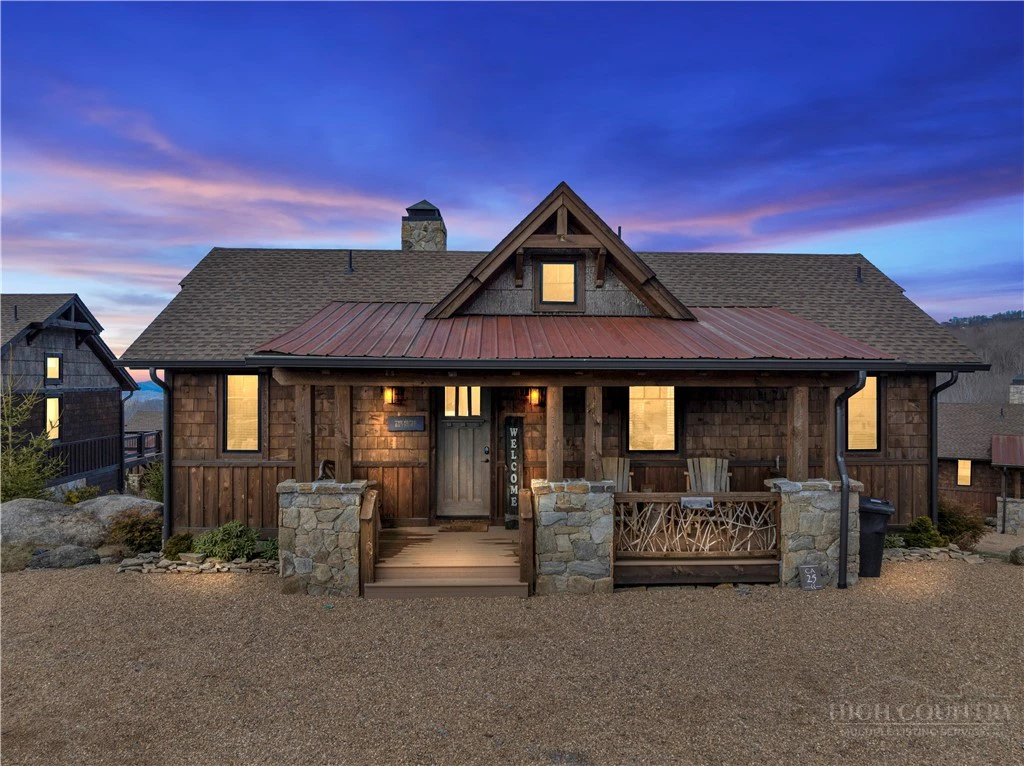 Image number 1 for the current listing