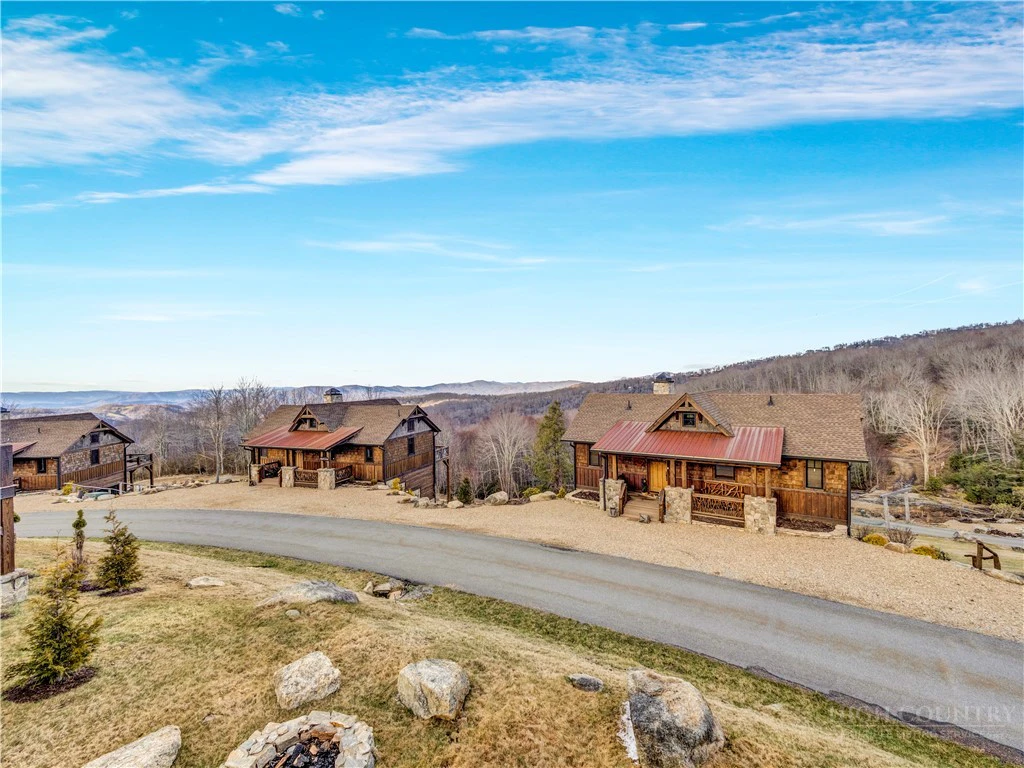 Image number 21 for the current listing