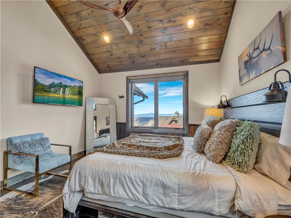 Image number 5 for the current listing