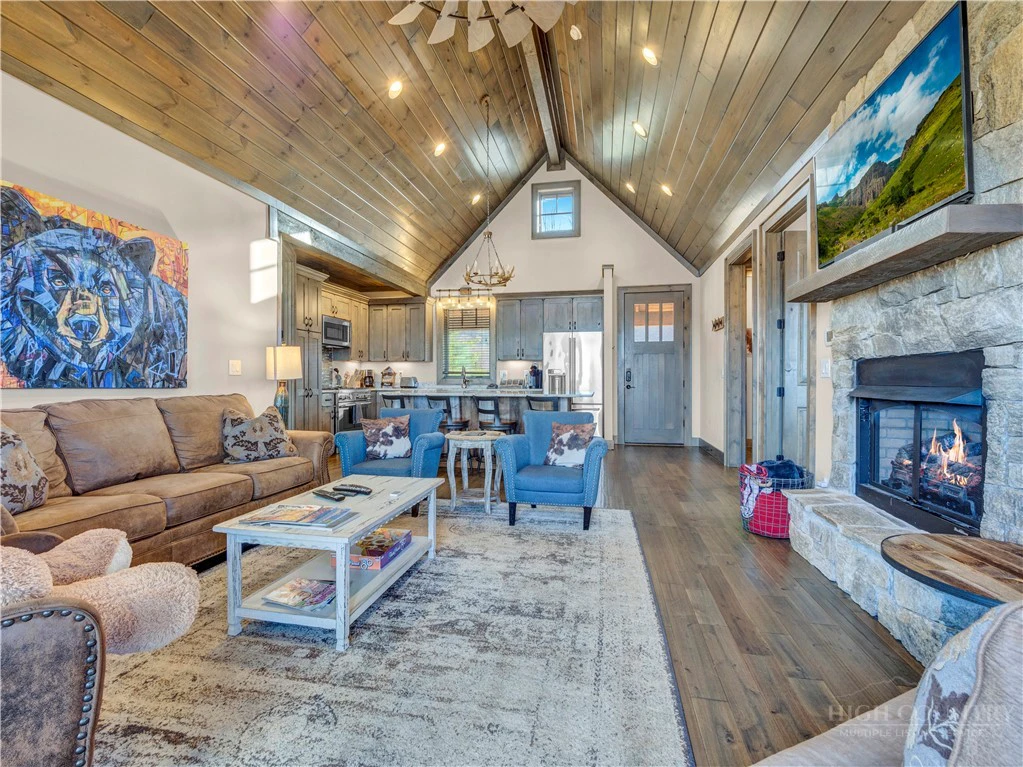 Image number 8 for the current listing