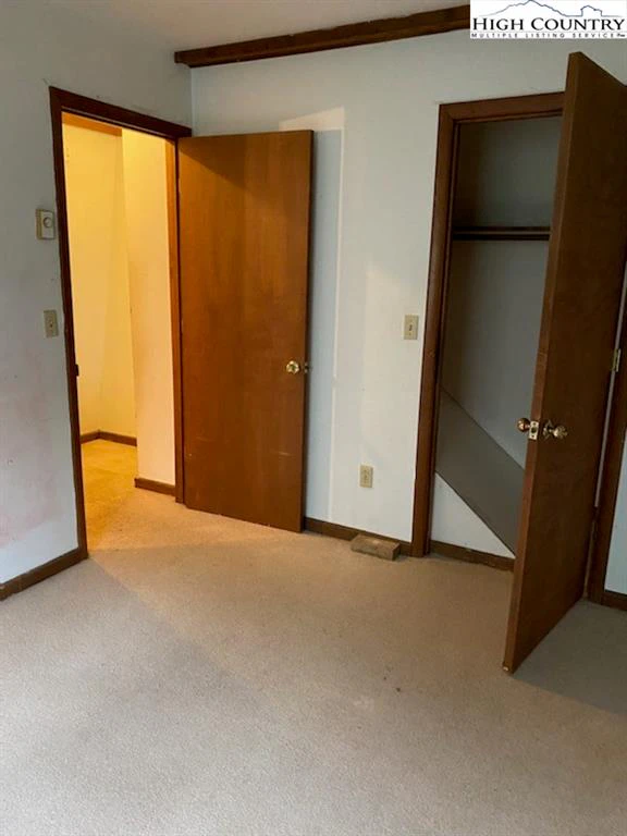 Image number 6 for the current listing
